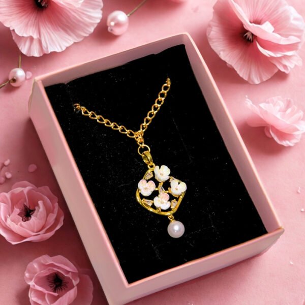 Zirkon Manolya Çiçek İncili Kolye